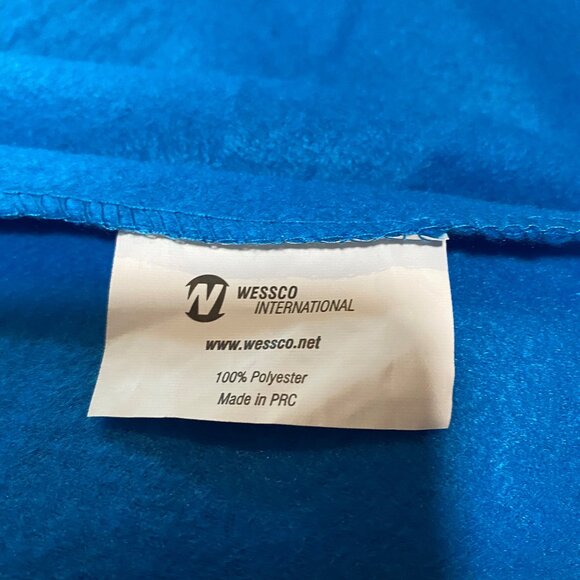 Travel blanket and blow-up pillow. - Picture 2 of 2